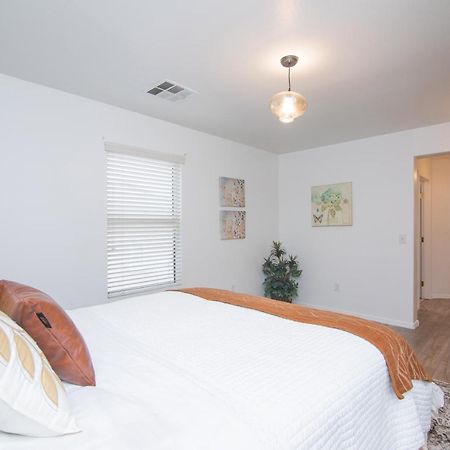 Stylish Home Phoenix - Low Rates Now! Exterior foto