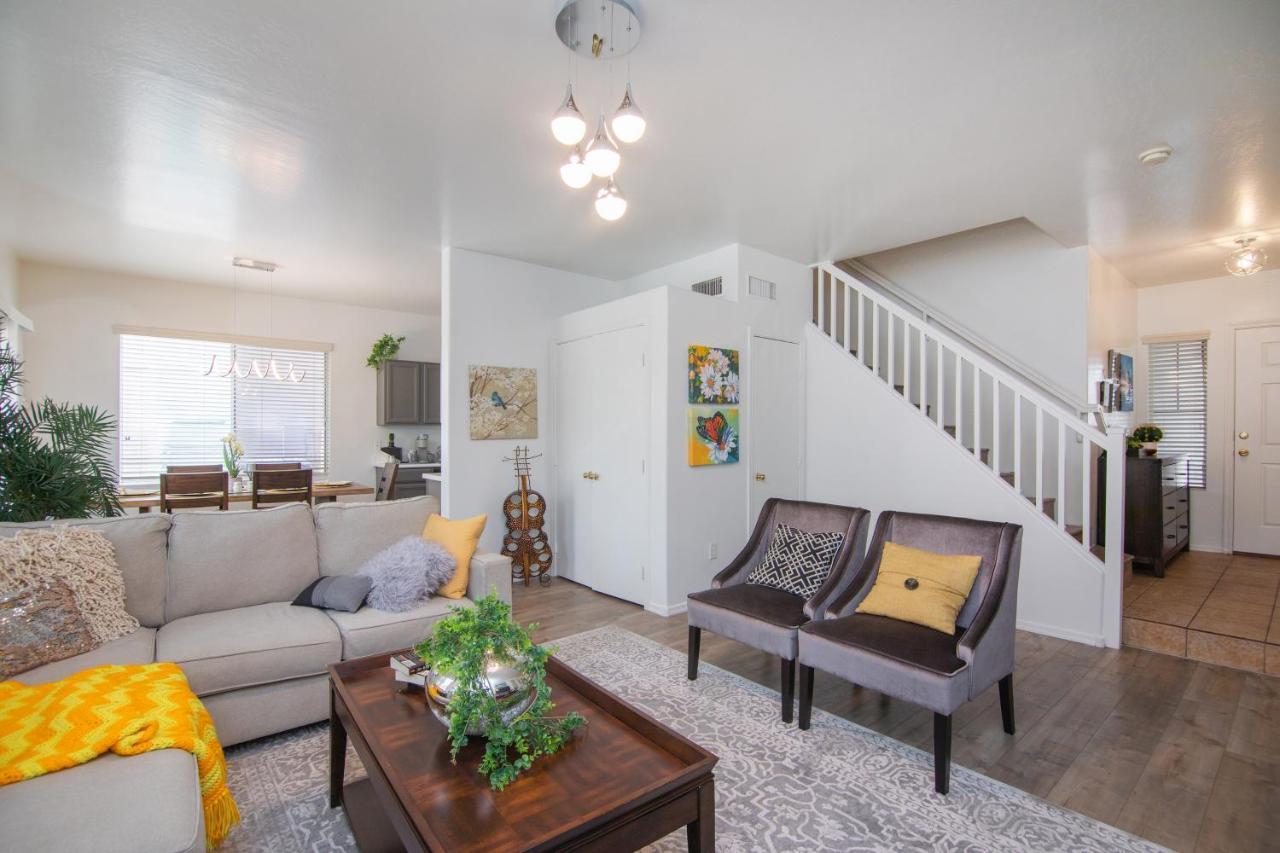 Stylish Home Phoenix - Low Rates Now! Exterior foto