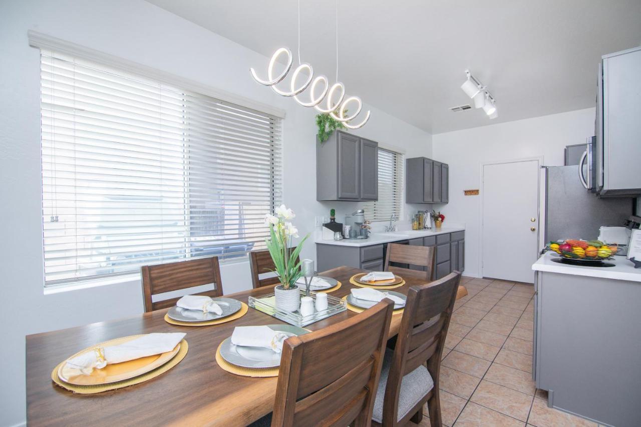 Stylish Home Phoenix - Low Rates Now! Exterior foto