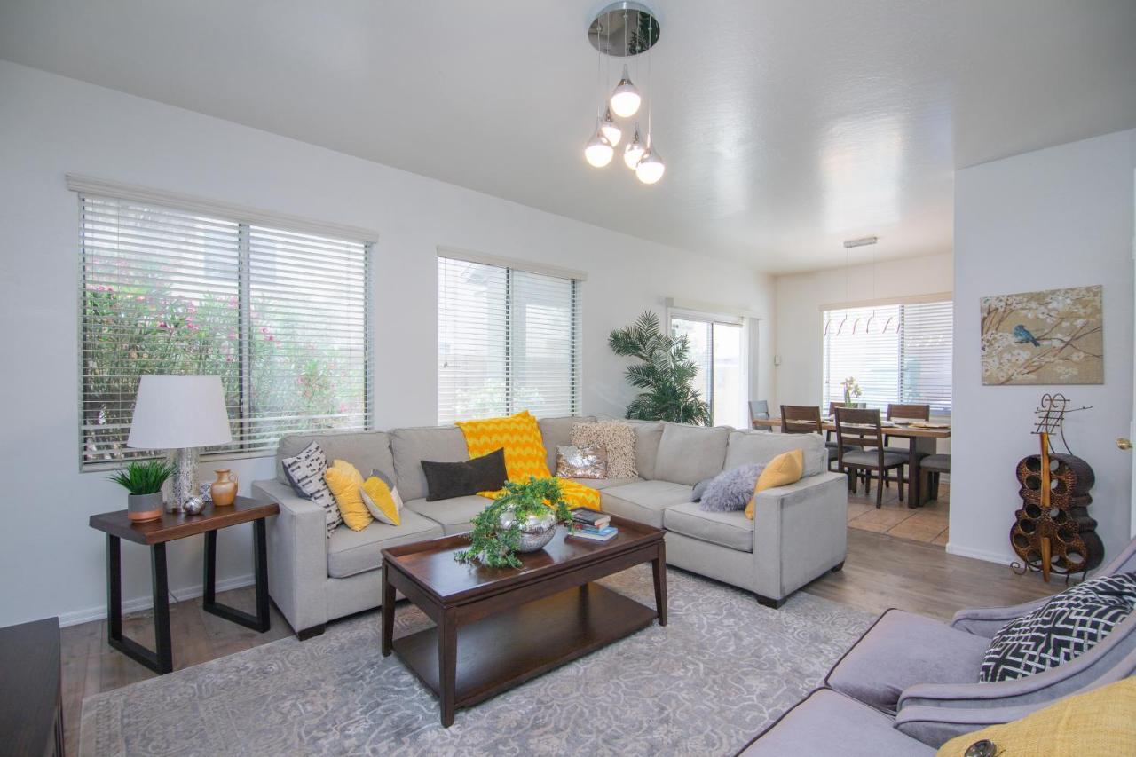 Stylish Home Phoenix - Low Rates Now! Exterior foto